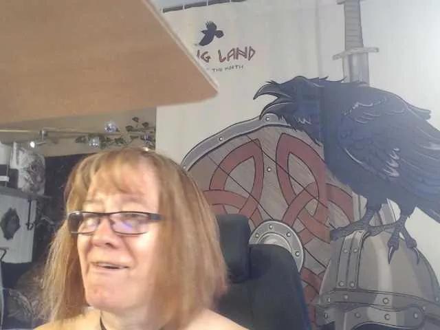 90dTitten on BongaCams 