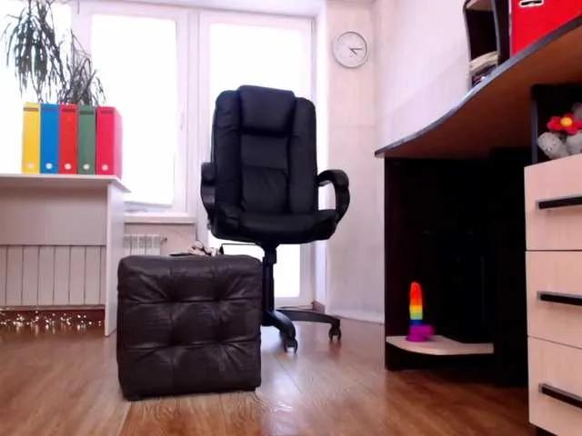 Carrie1337 from BongaCams