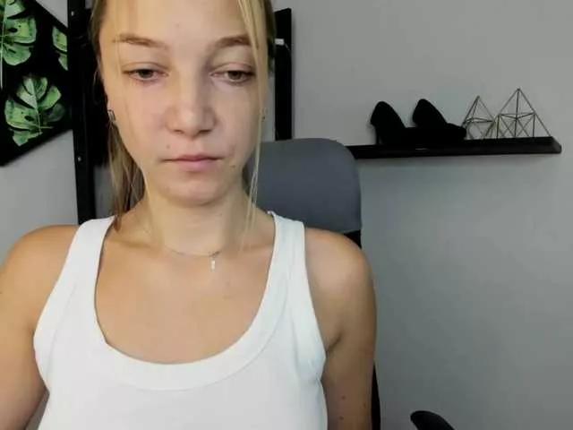 EmillyExtasy on BongaCams 