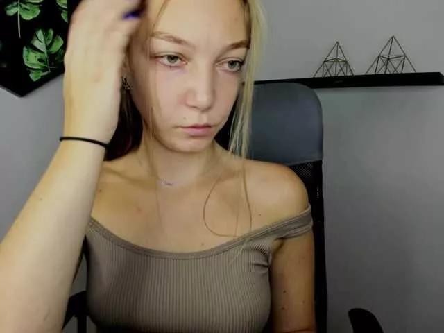 EmillyExtasy on BongaCams 