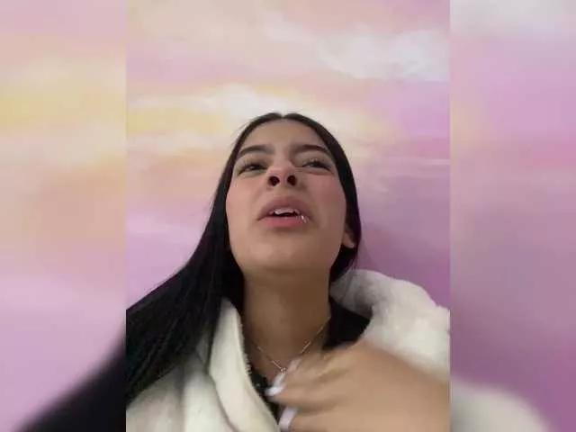 isa-queen on BongaCams 