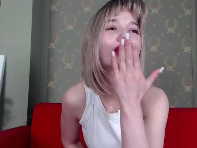 shinyblonde on BongaCams 