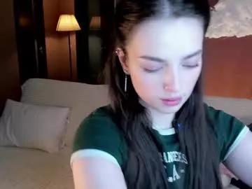 elviablowe on Chaturbate 