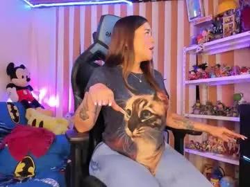 kloelamaravilla18 from Chaturbate