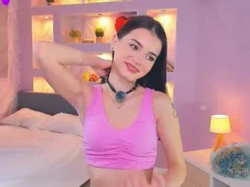 synne_glows from Chaturbate