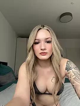 LenaSophie on StripChat 