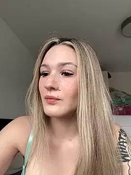 LenaSophie on StripChat 